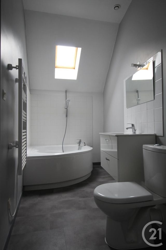 Appartement T3 à louer - 3 pièces - 78.57 m2 - PONT AUDEMER - 27 - HAUTE-NORMANDIE - Century 21 Harmony