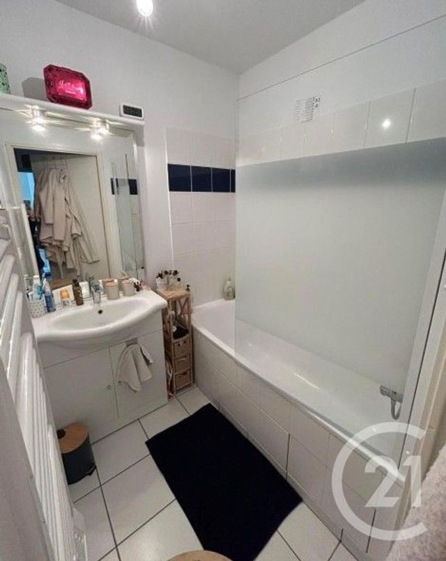 Appartement T2 à louer - 2 pièces - 50.85 m2 - PONT AUDEMER - 27 - HAUTE-NORMANDIE - Century 21 Harmony