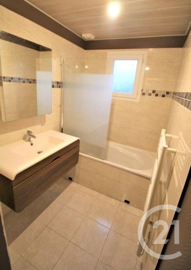 maison à louer - 4 pièces - 78.14 m2 - ST GEORGES DU VIEVRE - 27 - HAUTE-NORMANDIE - Century 21 Harmony